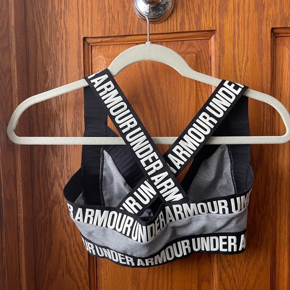 UnderArmour Sports Bra Size M - Picture 2 of 3
